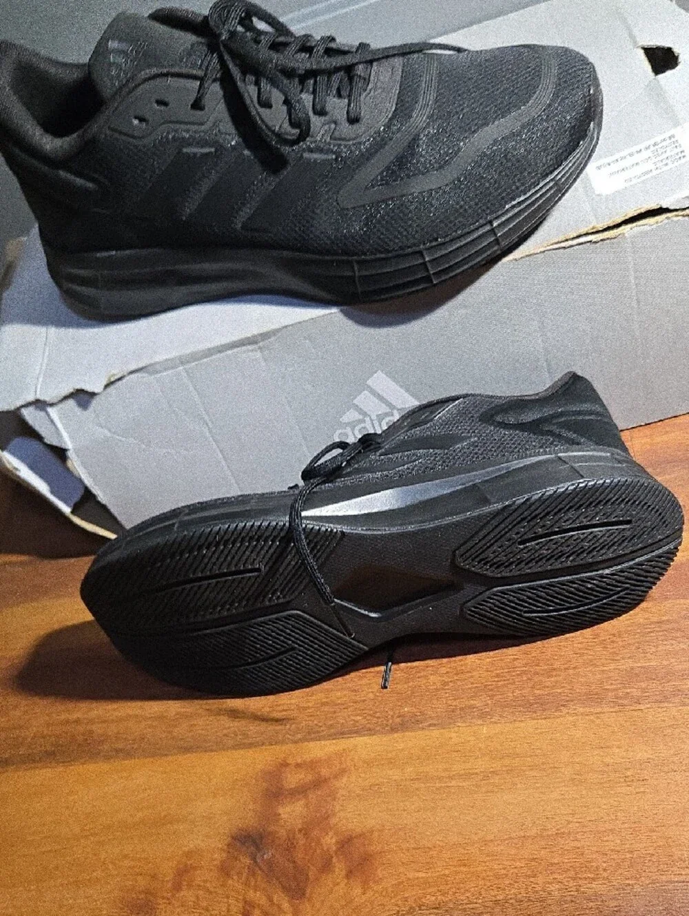 adidas Men's All-Black Cushioned Athletic Sneakers Nwb Size 9 1/2